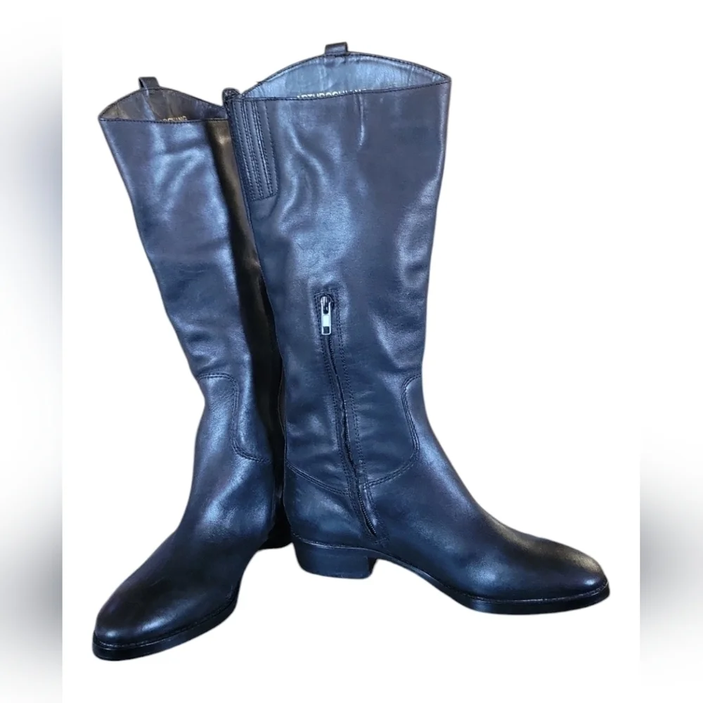 Arturo Chaing Black Leather Silver Button Embellished Pull on Boots Sz 7